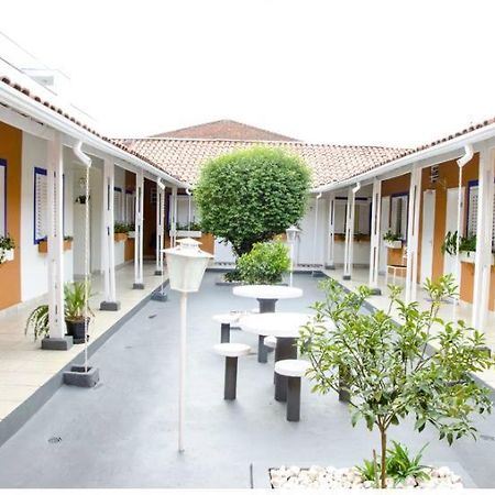 Hotel Gandhi Jacutinga Exteriör bild